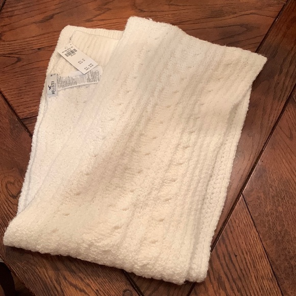 🛑Winter White Hollister Wrap/Scarf - Picture 2 of 5